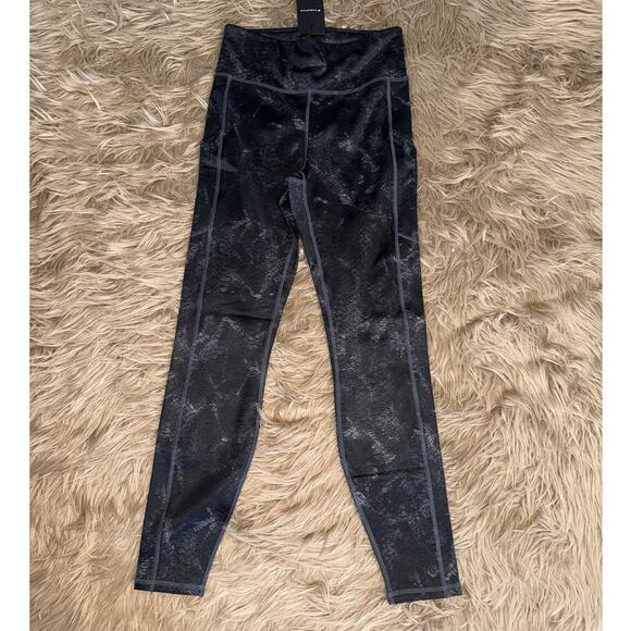 New Fabletics Cold Weather High Waisted Pocket Legging Reptilia size M - Picture 3 of 8